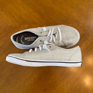 Kids/Girls Sperry shoes